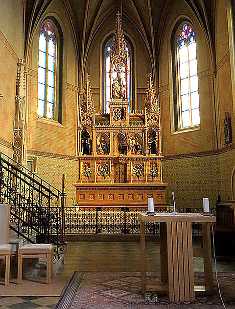 Gotische Pfarrkirche Mariasdorf, Altar ...