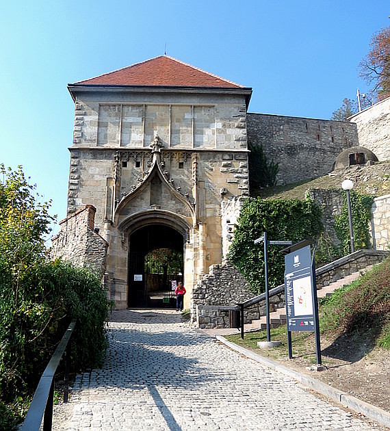 Sigismundtor der Burg von Bratislava ...