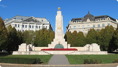 Freiheitsplatz Budapest, Denkmal für die Befreiung durch die Rote Armee ...